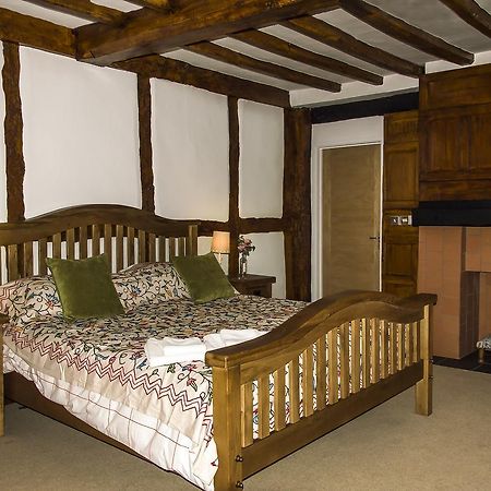 The Three Gables Apartment Stratford-upon-Avon Exterior photo
